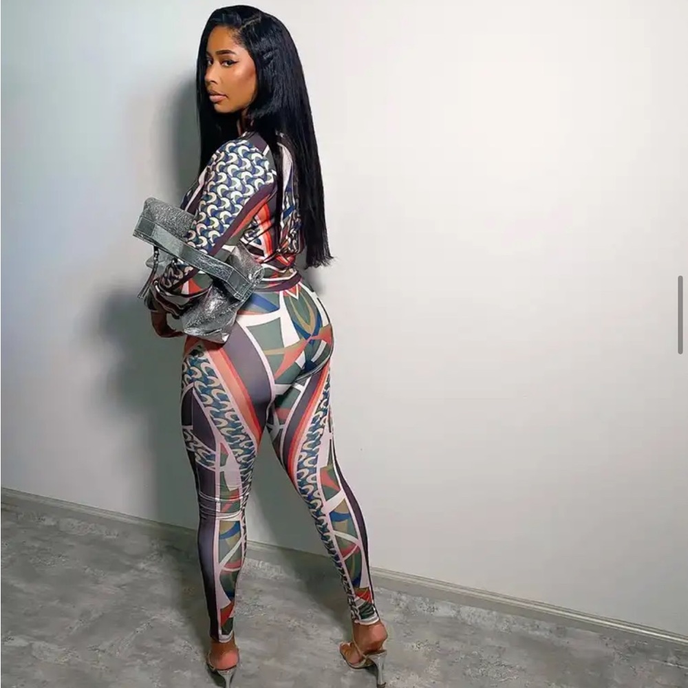 Unique tracksuit - Picture 2 of 6